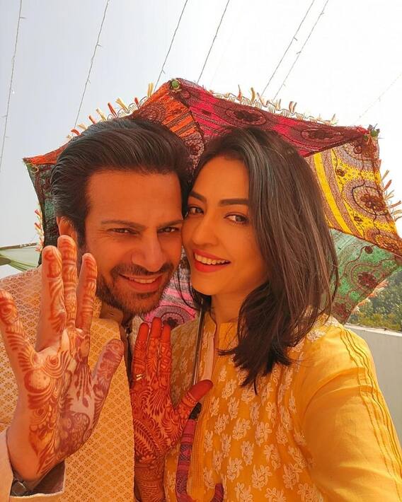 Pavitra Rishta Actor Karanveer Mehra Mehndi Ceremony Pictures With Nidhi Seth It's 'crashh' for 'pavitra rishta' fame kushal zaveri 26 january 2021 | glamsham. pavitra rishta actor karanveer mehra