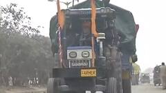 Farmers' tractor march to begin at 10 am on R-Day | Desh Videsh