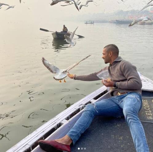 Shikhar Dhawan's Pic Feeding Birds Amid Avian Flu Goes Viral, Varanasi DM To Take Strict Action! Shikhar Dhawan's Pic Feeding Birds Amid Avian Flu Goes Viral, Varanasi DM To Take Strict Action!