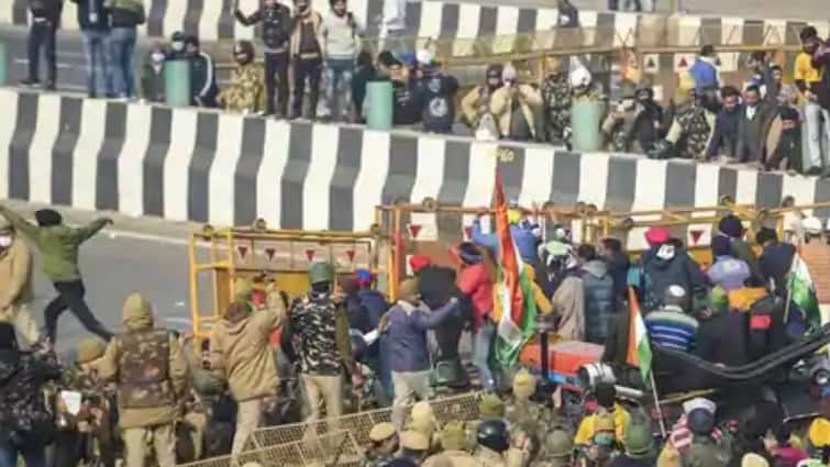 Farmers' Tractor Rally: One Dies At Delhi’s ITO As Tractor Overturns During Violent Protest Farmers' Tractor Rally: One Dies At Delhi’s ITO As Tractor Overturns During Violent Protest