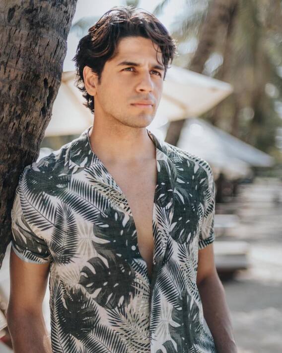 Sidharth Malhotra Pictures Chocolate Boy Of Bollywood Dating Kiara Advani Изучайте релизы chocolate boys на discogs. bollywood dating kiara advani