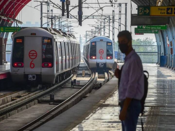 Delhi Metro Entry Exit gates Several Metro stations Closed Farmers Tractor Rally Violation Red Fort DMRC Delhi Metro Guidelines: Normal Service Resume On Green Line, Entry/Exit Gates Of Delhi Gate, ITO Open | Details Here