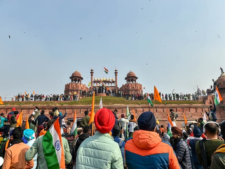 Red Fort Violence: Farmerss wanted the Red Fort to be a Protest Site ANN Red Fort Violence: चार्जशीट से खुलासा- सोची समझी साजिश के तहत लाल किला पहुंचे थे किसान, बनाना चाहते थे प्रोटेस्ट साइट