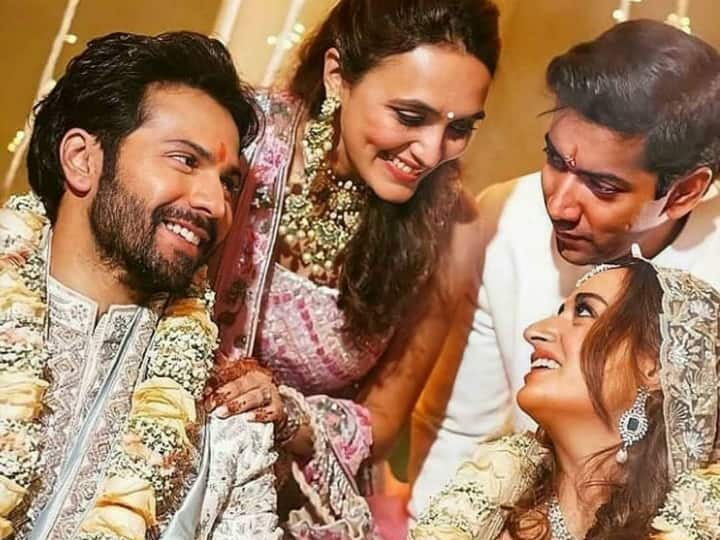 Varun Dhawan Natasha Dalal Wedding PIC With Brother Rohit Dhawan Wife Jaanvi Desai Dhawan Goes Viral Varun Dhawan & Natasha Dalal Are All Smiles In This Unseen PIC With Rohit Dhawan & Jaanvi Desai From Their Wedding